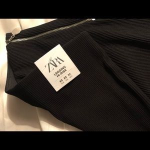 NWT! Black Ribbed Zara Leggings